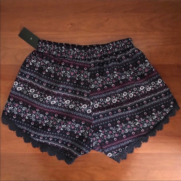 NWT Floral shorts - Picture 2 of 4